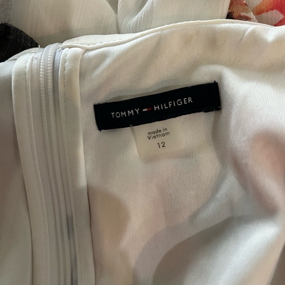 Gorgeous Tommy Hilfiger dress - Picture 7 of 7